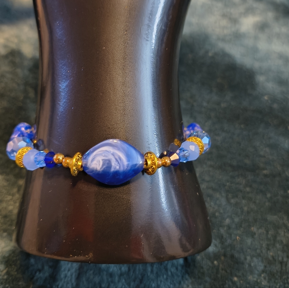 Elegant Blue and Gold Bracelet